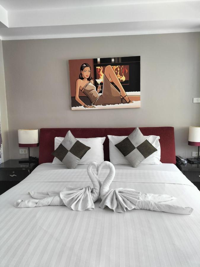 กะตะบีชสตูดิโอ Hotel หาดกะตะ ภายนอก รูปภาพ