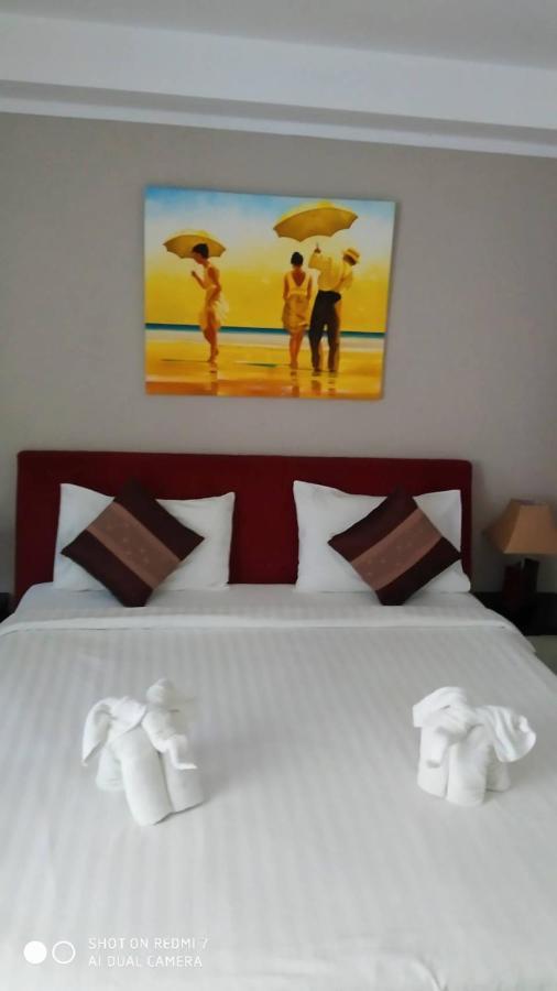 กะตะบีชสตูดิโอ Hotel หาดกะตะ ภายนอก รูปภาพ
