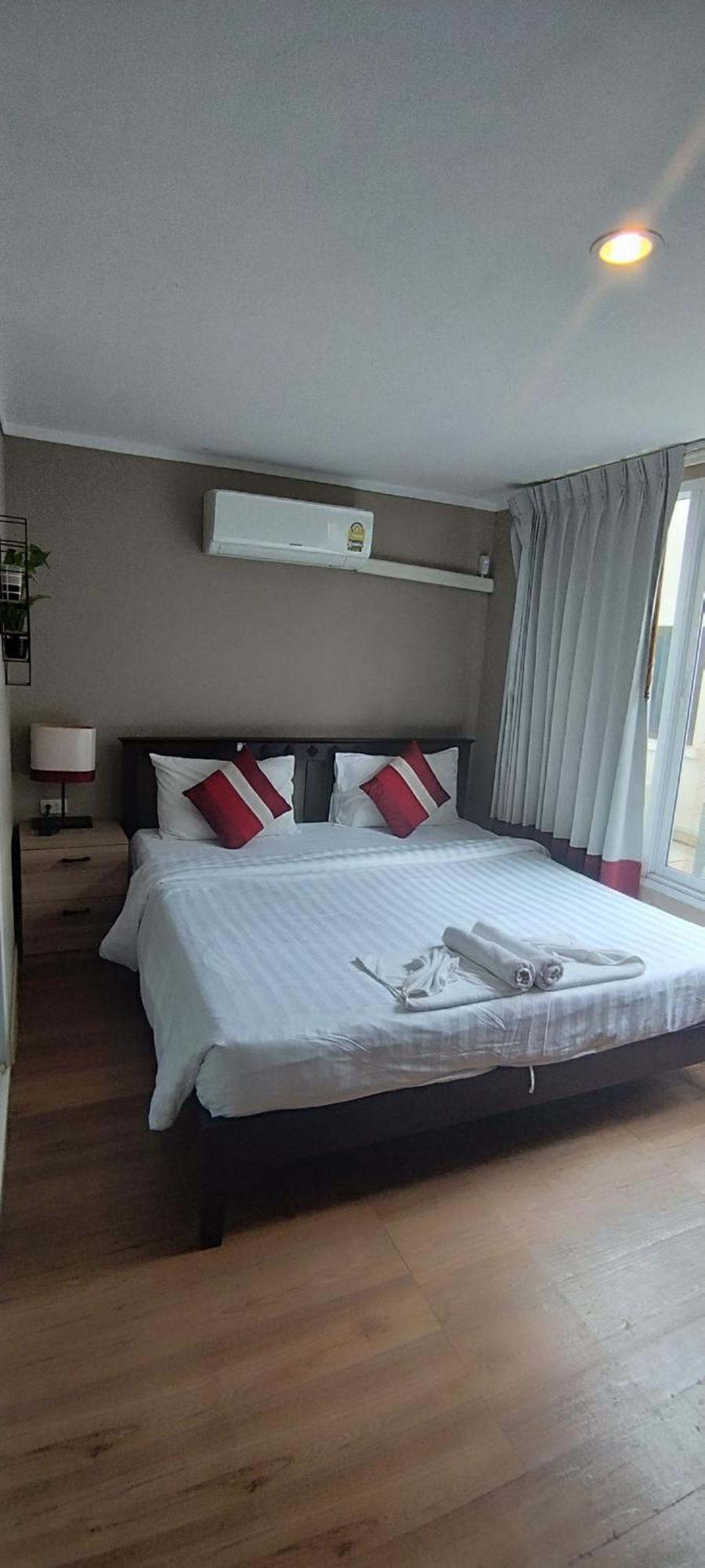 กะตะบีชสตูดิโอ Hotel หาดกะตะ ภายนอก รูปภาพ